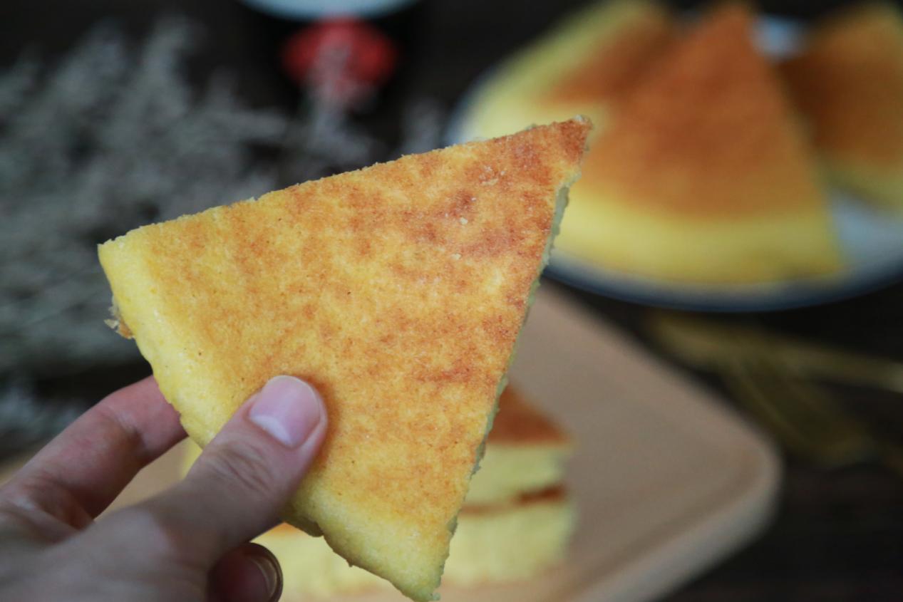 玉米面煎饼怎么做（家常玉米煎饼外酥里软）