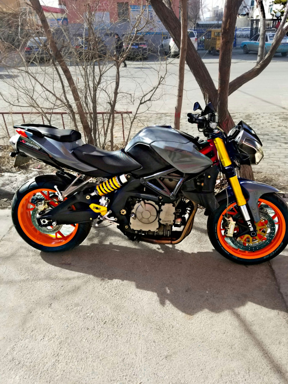 万能的黄龙,贝纳利黄龙600改装作品欣赏