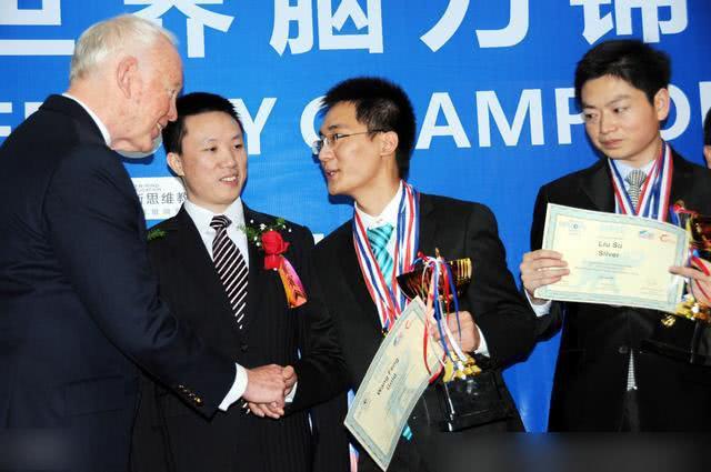 《逢考必过》：世界冠军的秘笈，考试党们的福音