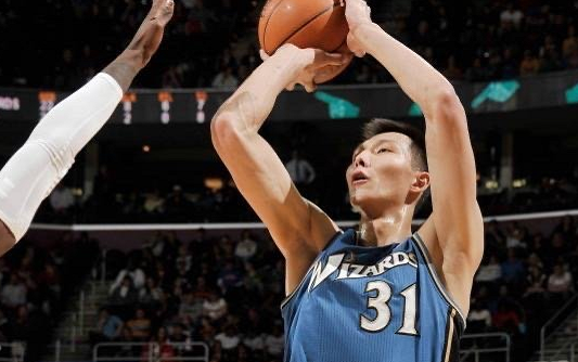 易建联为什么没留在nba(易建联为何没在NBA取得成功？阿里纳斯解读：和他本人没关系)