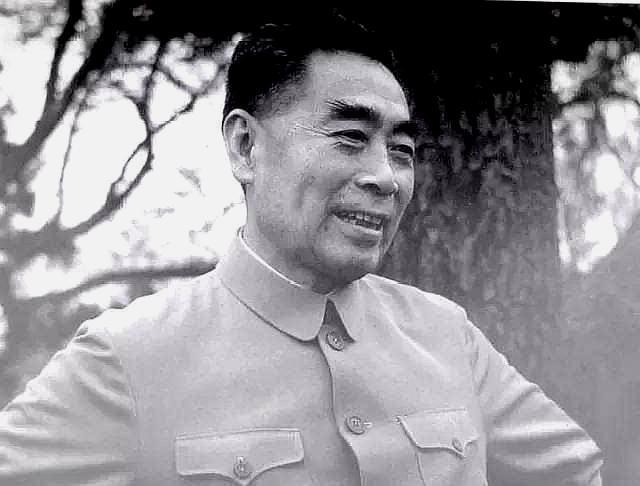 1925年8月23日，新婚不久的周恩来遭遇门卫枪击事件始末