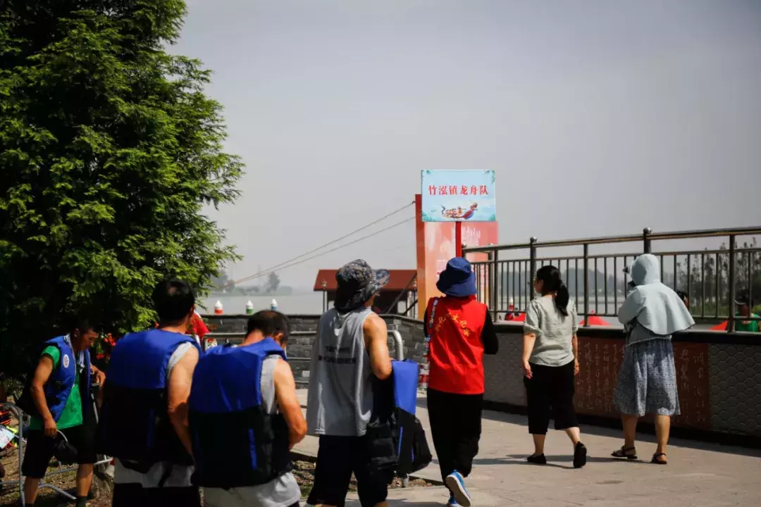 网上卖龙舟靠谱吗?你说呢,《如懿传》里的船都是我们镇做的