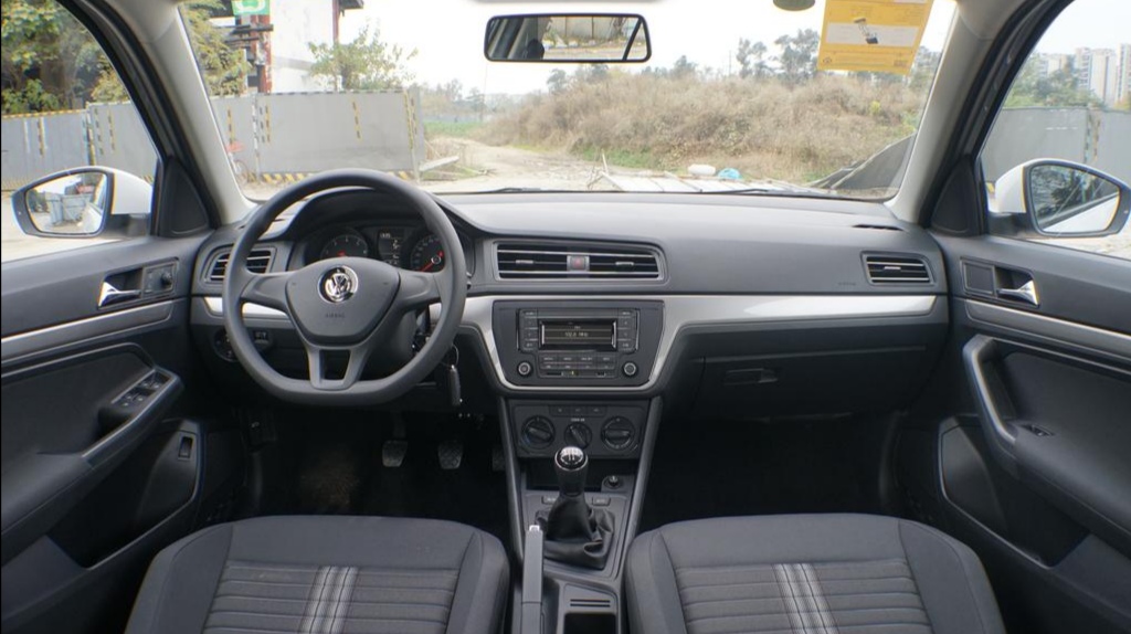 端午节陪朋友看车,新款大众朗逸最低售价7.5万,这个价格贵吗?