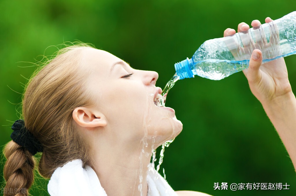 尿频、尿急、尿痛！尿路感染为何女性高发，预防与用药有何讲究？