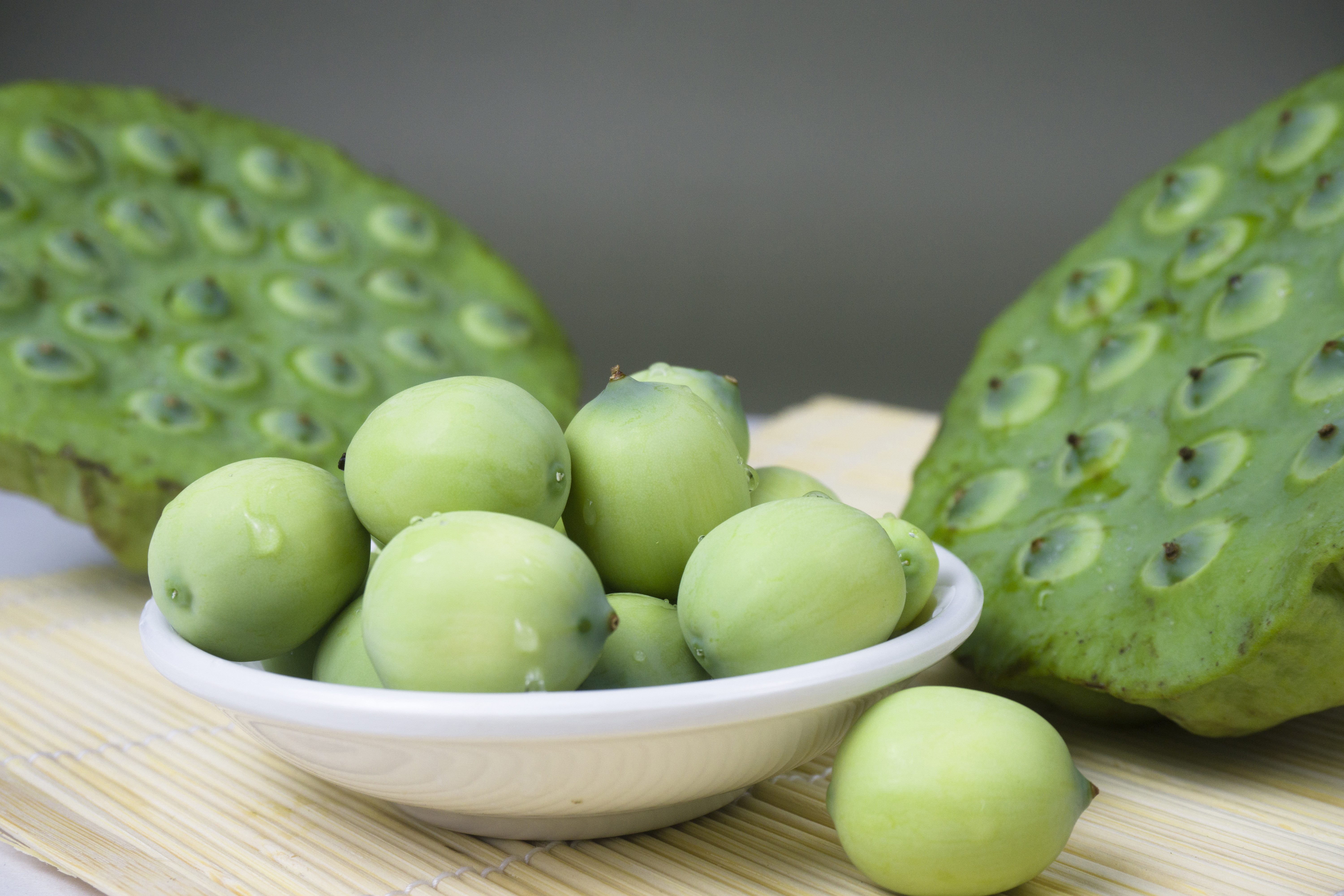 新鲜莲子怎么吃又比较好?今天小编就给大家科普一下.