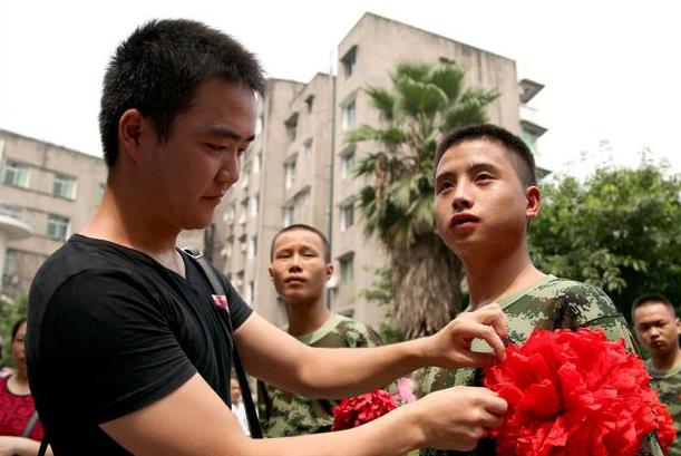 2021征兵要求有变化，这几种情况或将无法通过政审，大学生要留意