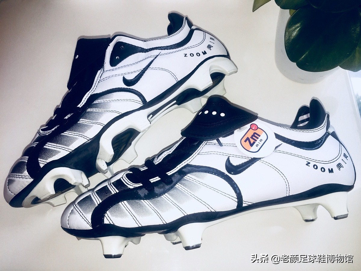 足球鞋什么顏色好（李鐵最愛，國足十強賽幸運戰靴，20年后被國內狂熱玩家完美復刻）