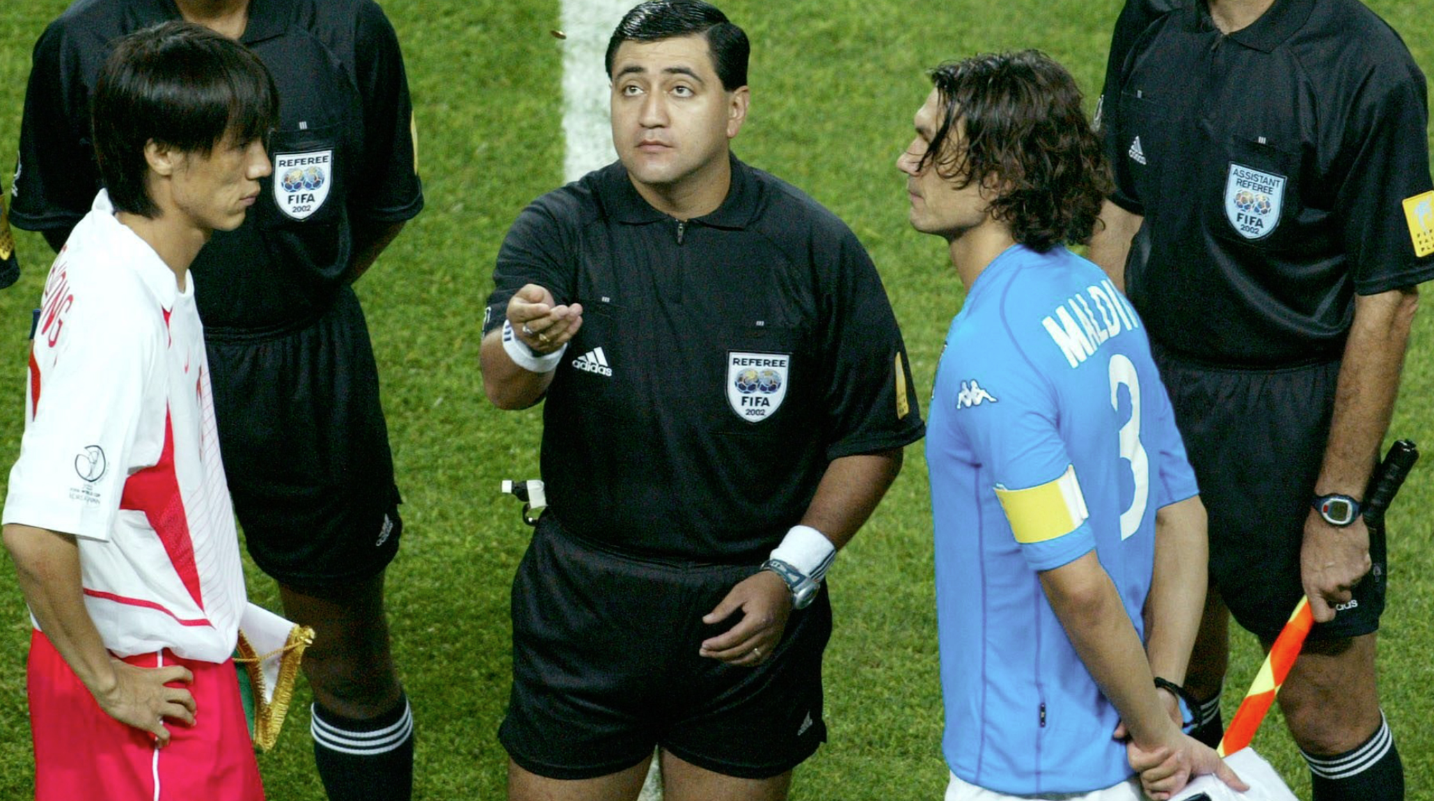 华金世界杯的传球出界（足坛世纪解密：2002年的韩国队，究竟做了什么，引发舆论地震）