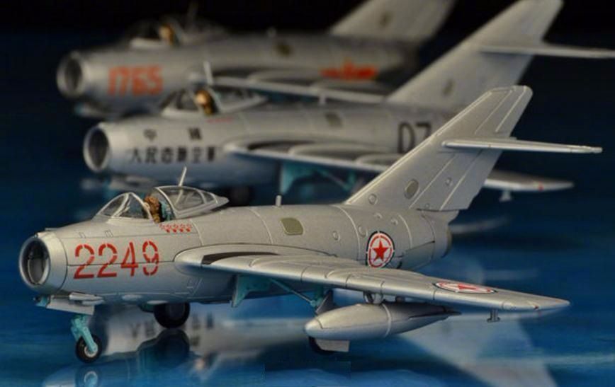 中国第一架飞机是哪一年诞生的