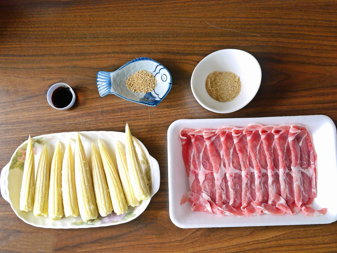 这道“玉米笋肉卷”，咸咸甜甜超好吃，新手必学、零失败料理