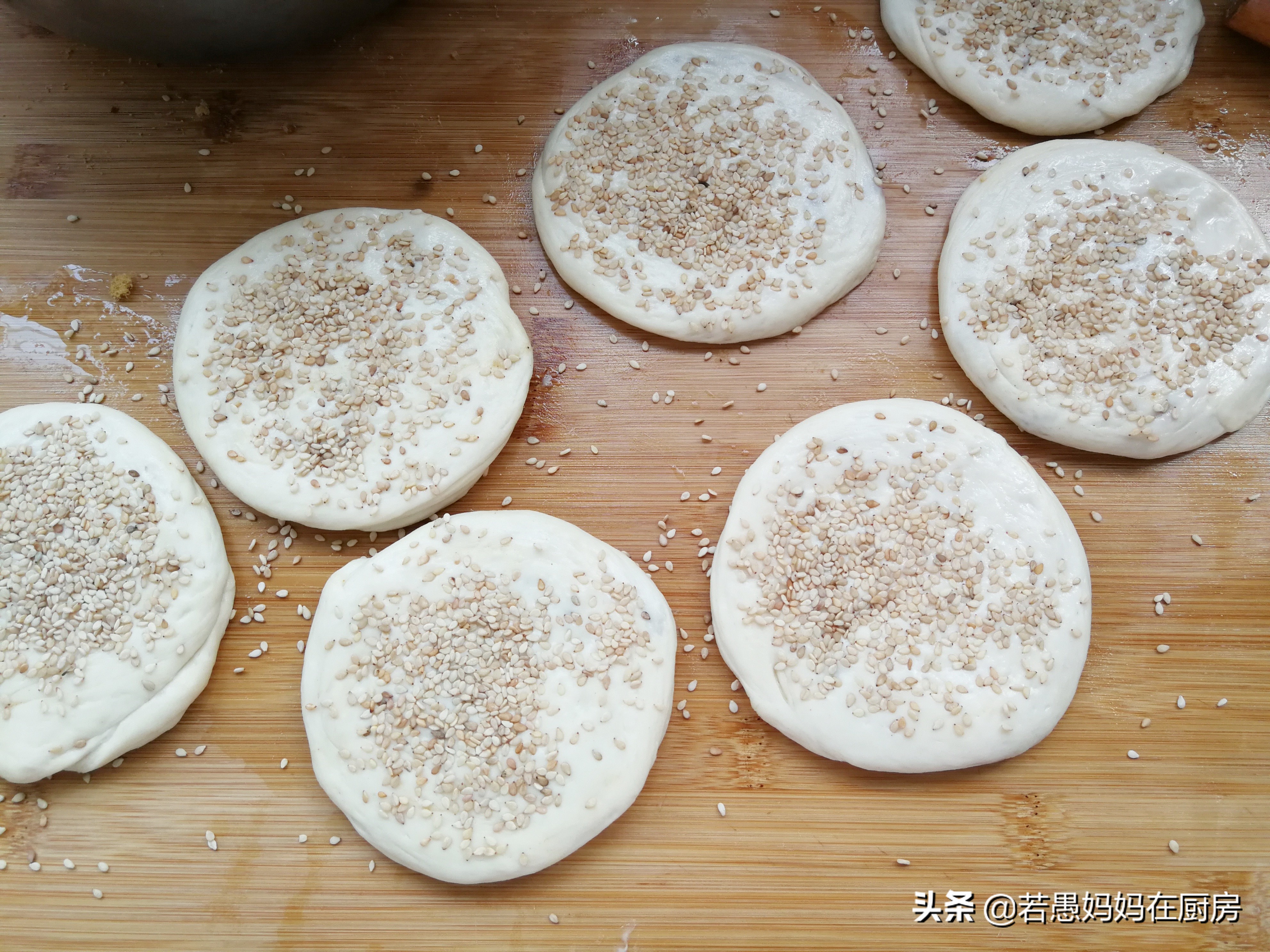 无需烤箱，教你做外酥里软的芝麻烧饼，凉透也不硬，学会可以开店