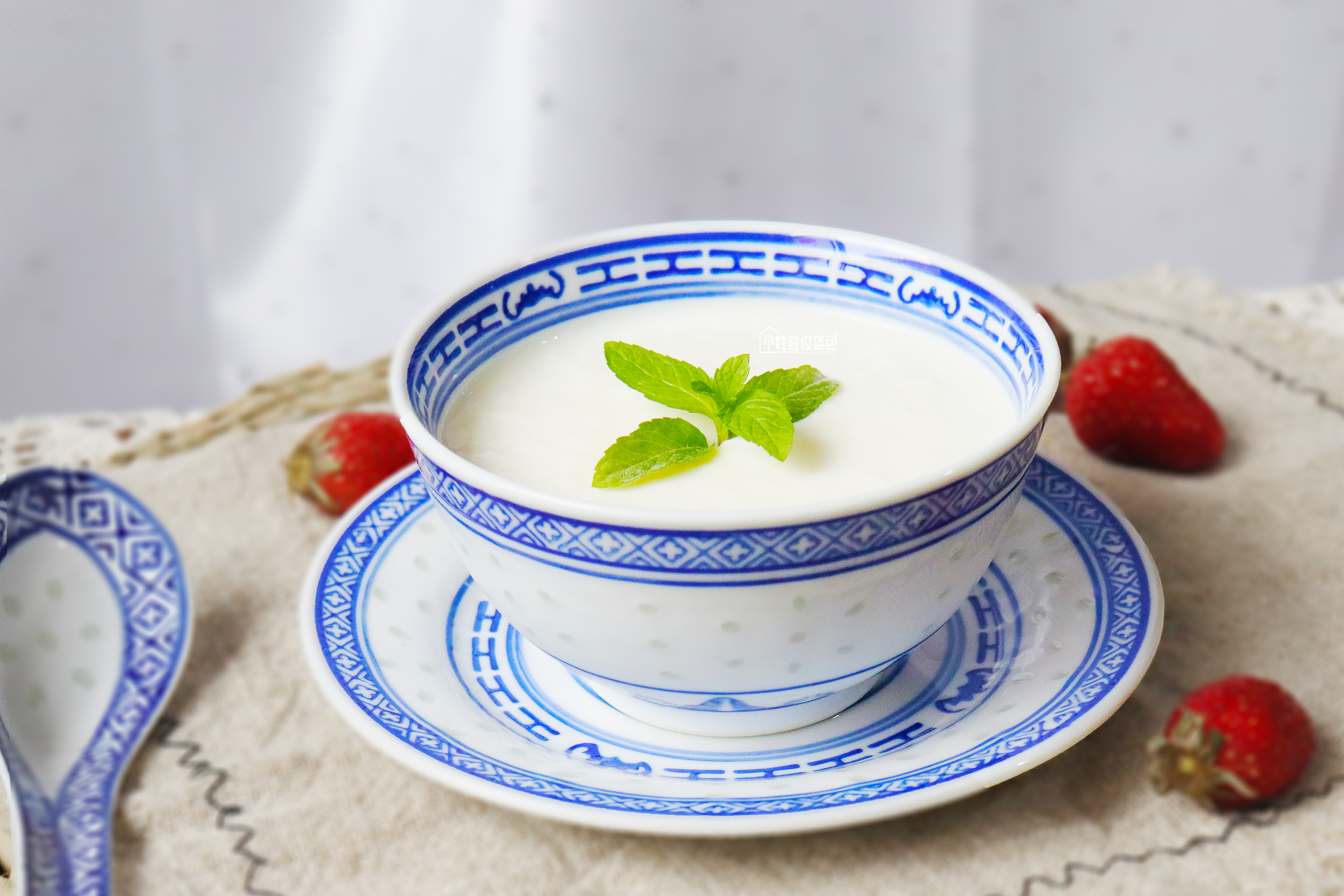 教你自己在家做酸奶，不用酸奶机，不用菌粉，酸甜浓稠滋味足