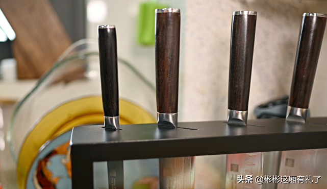 如何选好看好用的菜刀？火候大马士革钢套刀入手
