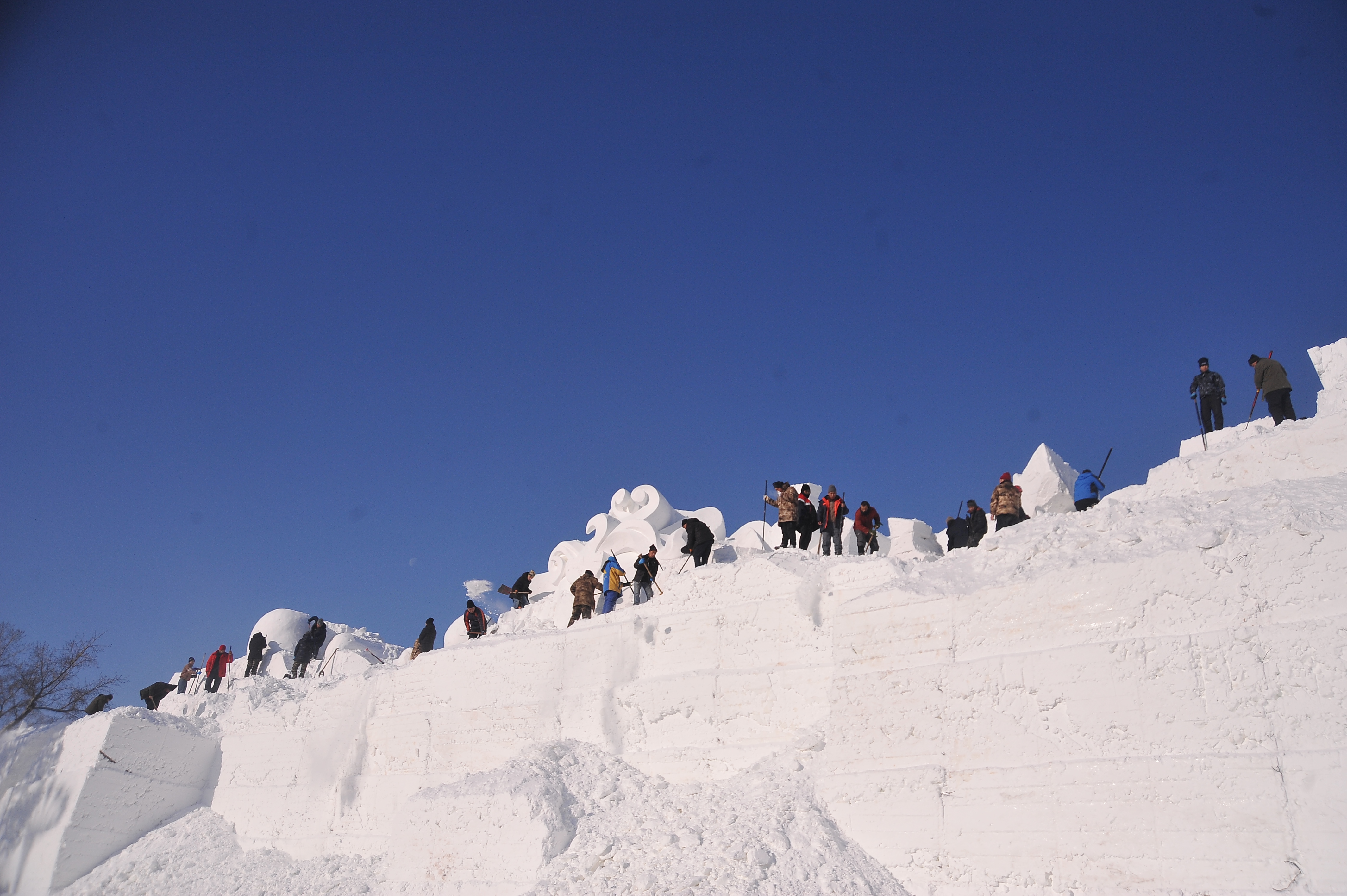 哈尔滨滑雪场几月份开放(有大优惠，赶紧安排上！哈尔滨这些冰雪旅游景区开放时间定了)