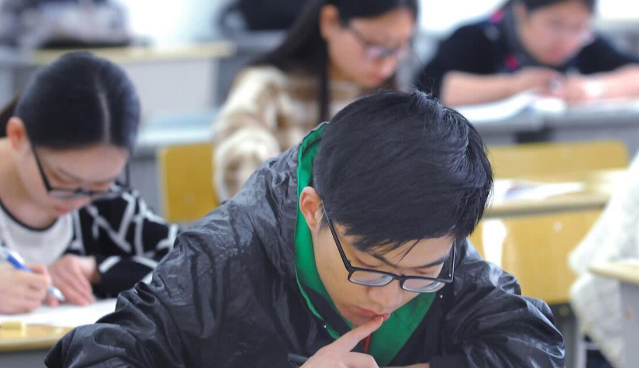 大学期末考试并不难，为什么很多学生会挂科，是老师故意不给过吗