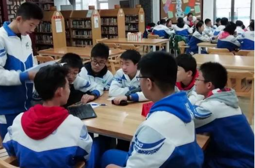 巾帼不让须眉，苗家女714分勇夺文科状元，说：要听自己的声音