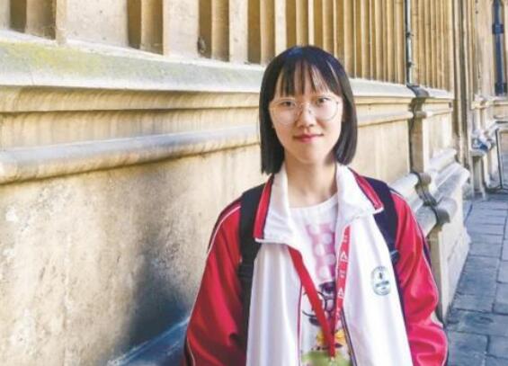 高考语文146分的卷面长啥样？“印刷体”般的字迹，舍不得扣分