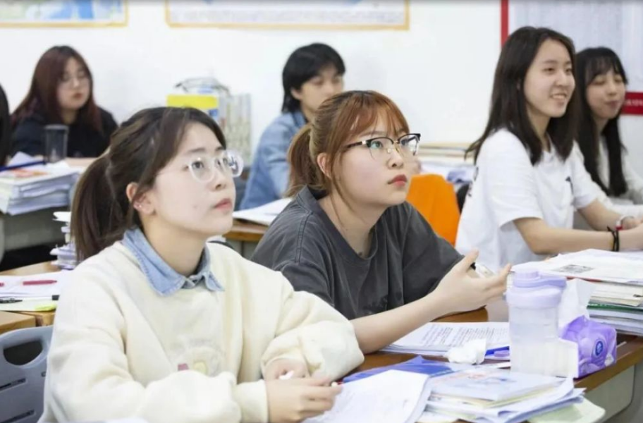 一、二本同时存在于一所大学，毕业证又没区别，学生吐槽意义何在