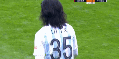 中超球服为什么不印名字（扎心了！中超球员球衣名频繁乌龙 缺字母+名字仨字错俩）-趣拿体育