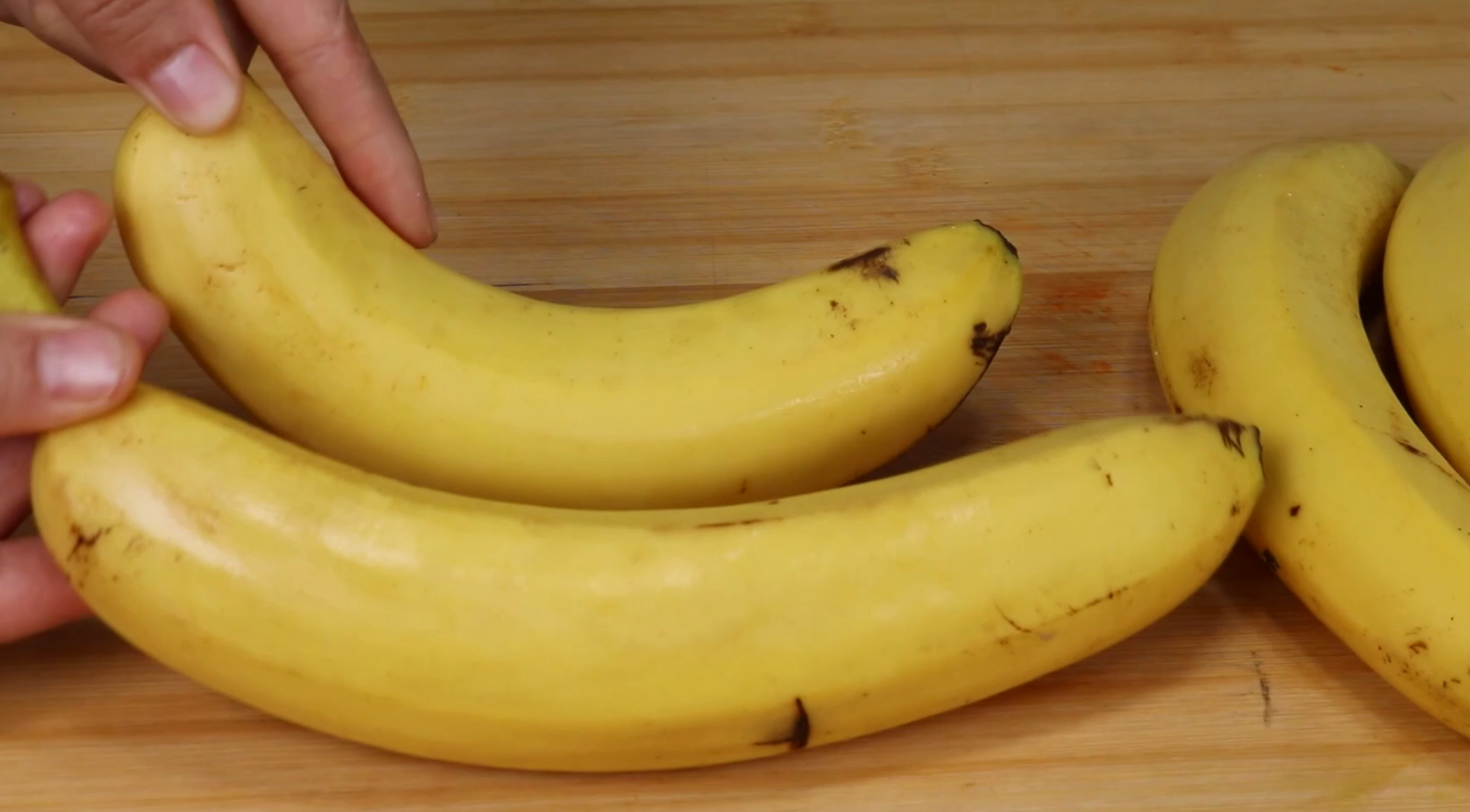 买香蕉时，选弯的好还是直的好？老农无意说漏嘴，看完别乱买了