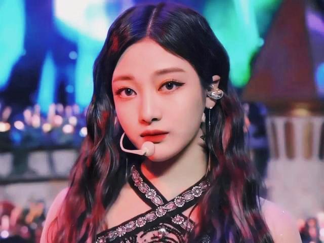 一周娱乐：姜丹尼尔140周获排行榜第一位 宁艺卓公认颜值担当