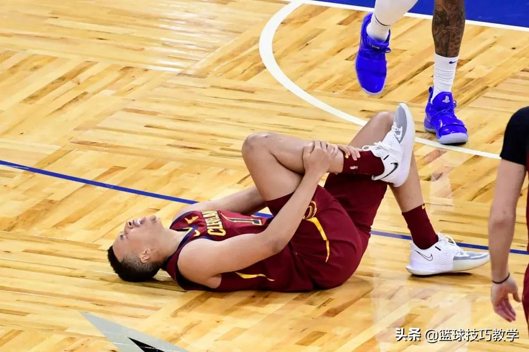 为什么nba球员没有髌骨炎(一场未打，又报销！恐怕他再也回不了NBA了)