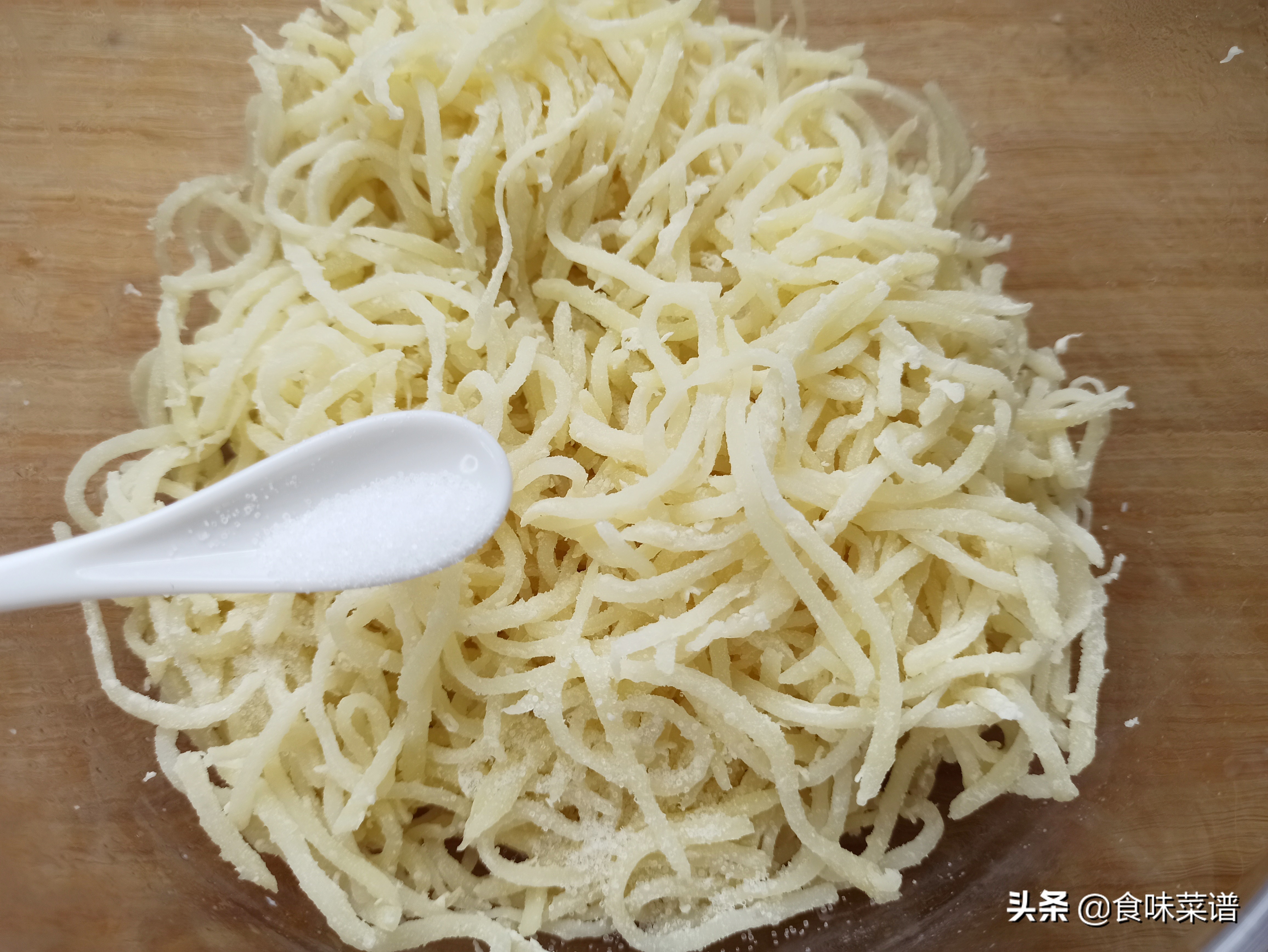 土豆最好吃的6种做法，步骤简单，鲜香美味，快学会做给家人吃吧