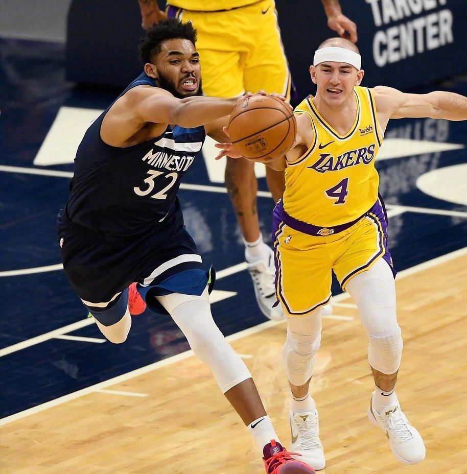 nba哪些排球大帽（20歲新星送詹姆斯排球大帽，頂板血帽庫茲馬，風頭蓋過卡魯索）
