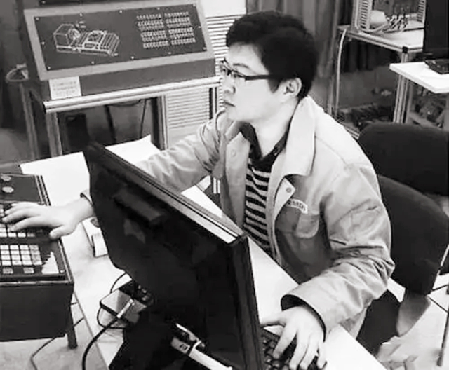 9年前，那个高考660分从北大退学读技校的周浩，如今怎么样了？