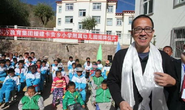 俞敏洪的悲喜人生：3次高考，2次被绑架，众叛亲离，体面转身