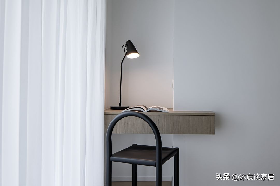 发现一套简洁大方的家，全屋没有一丝多余装饰，真是越简单越高级