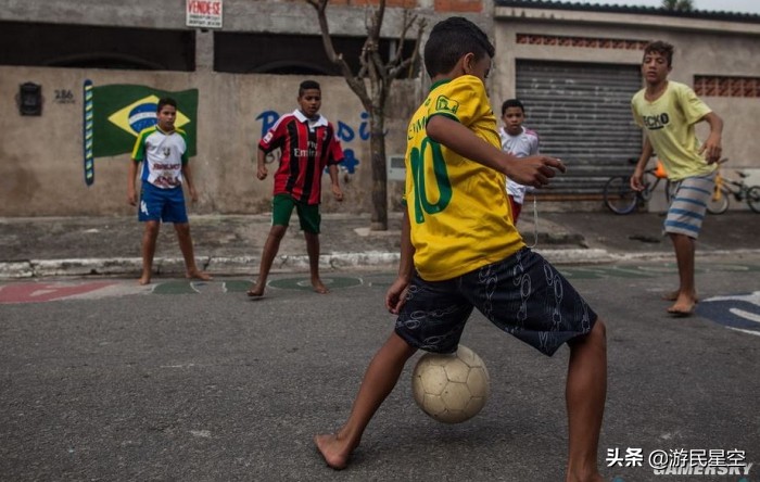 fifa足球多久算一次回归(《FIFA20》让足球回归街头 PS4带你重回简单快乐)