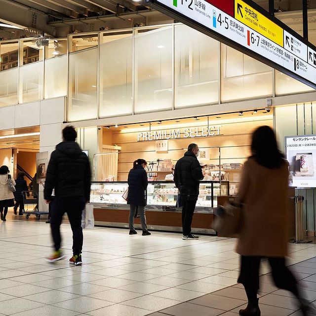 日本世界杯蛋糕简约(这家日本甜品店，带火了整条街)