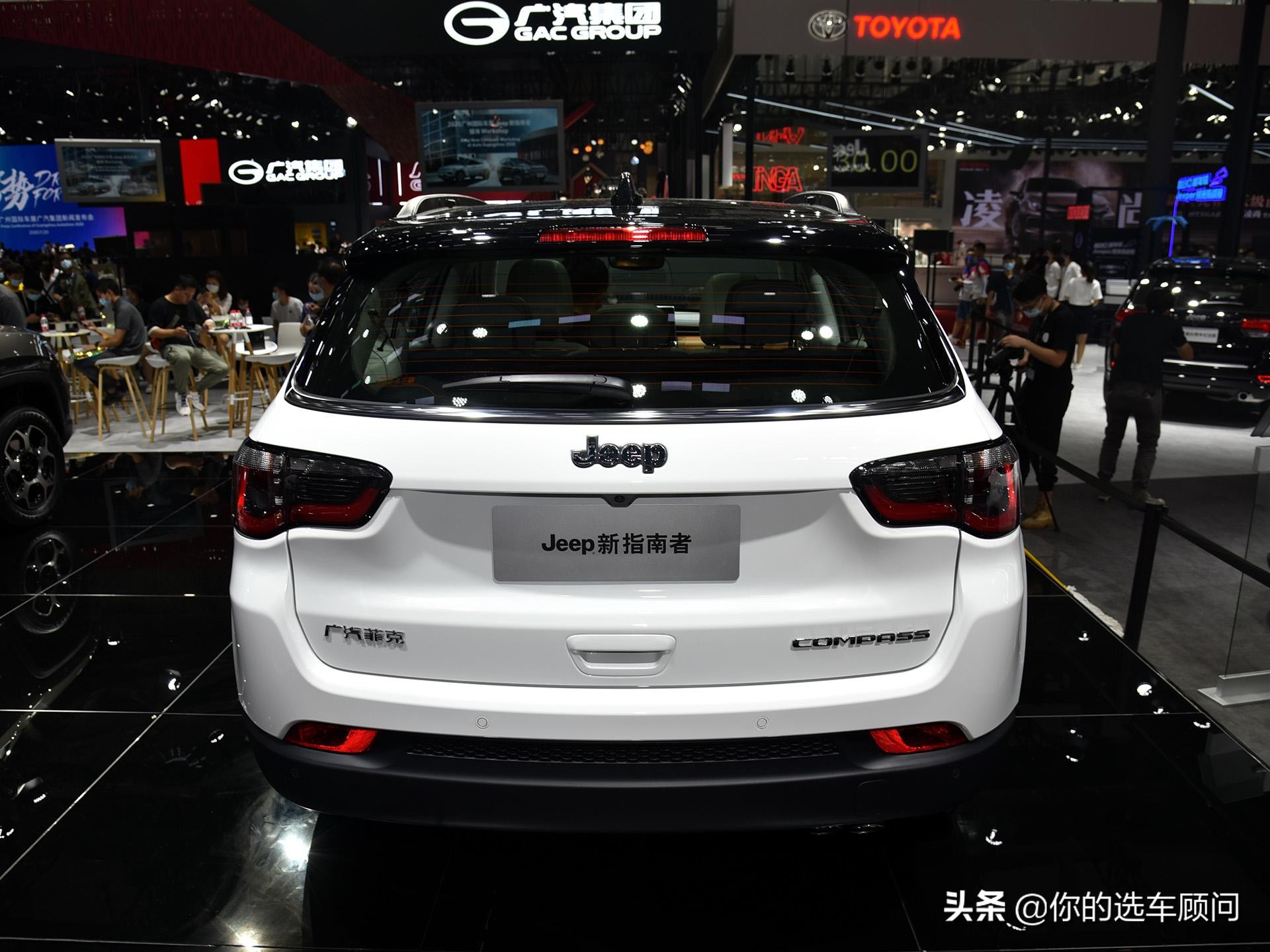 外观吉普SUV野性风格，但价格便宜且油耗6.3L，实拍Jeep指南者