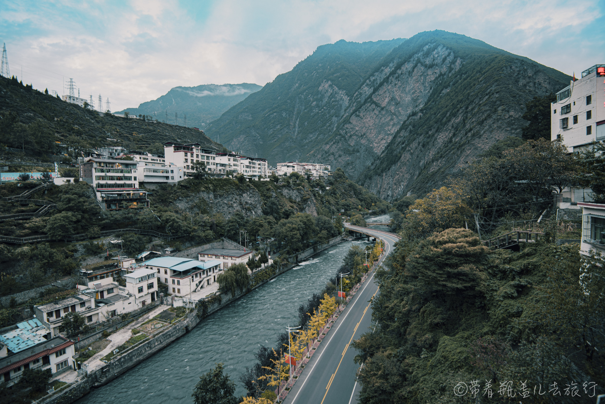 这个只有4平方公里的川西小县城风景真好，最著名的景点是毕棚沟