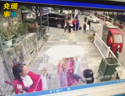 一组动图警示你：油门刹车分不清，一个令人绝望的操作.....