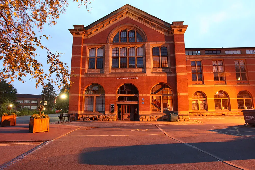 英国各大学高考录取线公布！好学校都要600分以上？