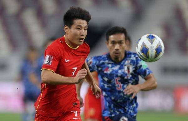 12强赛中国VS日本球评（真相大白！十二强赛国足惜败日本的根源揭晓，球迷：能力太差了）