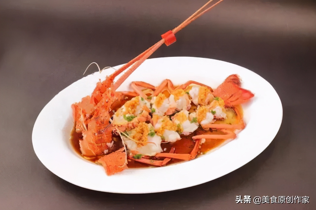 1,蒜蓉蒸澳洲大龙虾