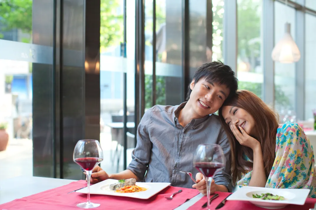 给大龄男生“暖被窝”的女生都去哪里了？去了北上广深杭