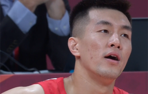 中国男篮视频回放在线观看(三慢镜回放，裁判判罚对中国男篮有多不利，郭艾伦愤怒至极)