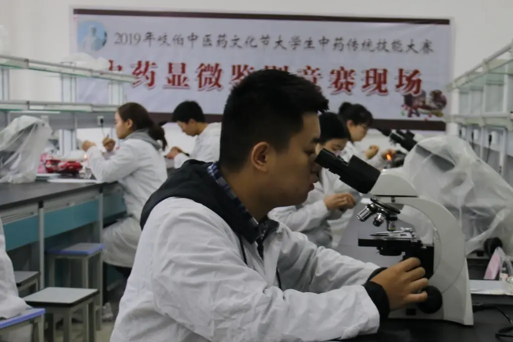 四川省拥有国家级生产性实训基地的26所“高职单招”院校