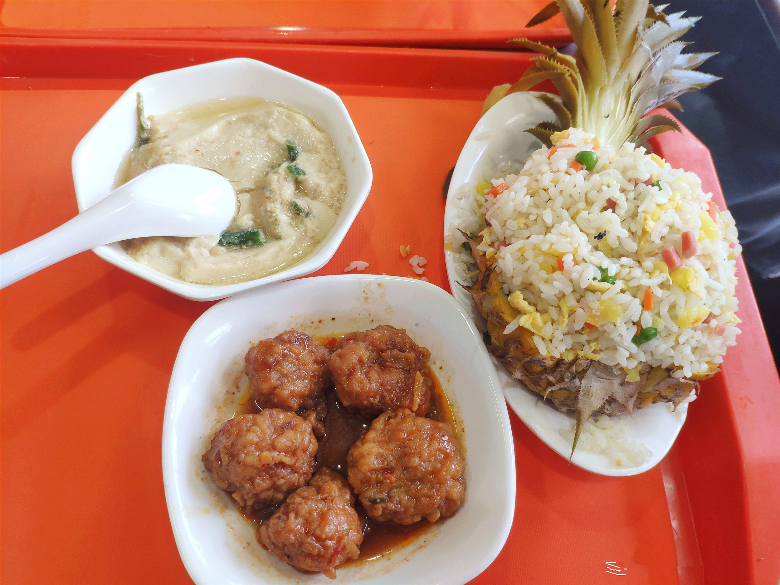 厦门大学食堂有多好中式大厨做盘菜6元,米饭10年,值了