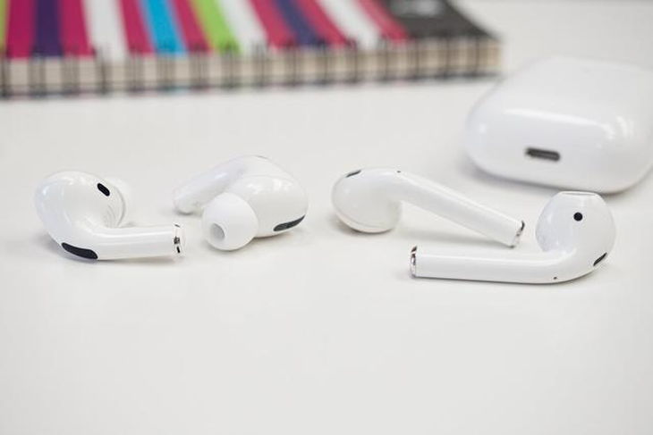 乒乓球套胶特别的臭是怎么回事儿(用户称AirPods Pro散发莫名气味，这下真“香”了)