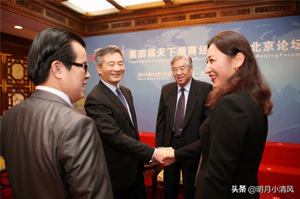 她有“最美女校长”之称，22岁大学任教，49岁成汕头大学校长