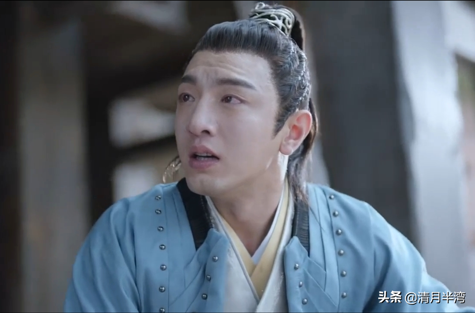 如此尴尬到让人脚趾抠地的英雄救美片段,竟会出现在2021年播出的古偶