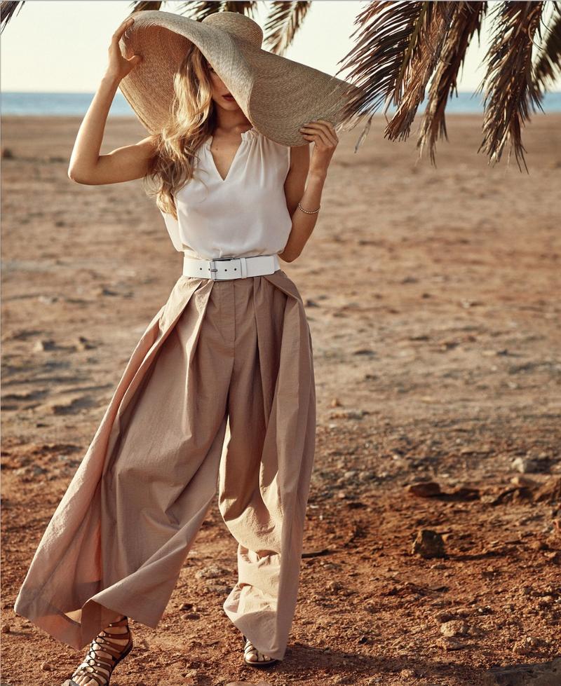 美国零脂肪女孩(90后美国超模,甜美动人,身材火辣,想要同款身材,教你