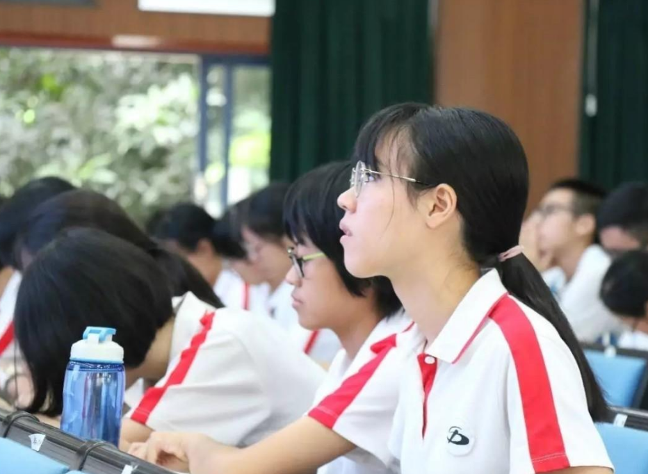 全国中学排行榜出炉，衡水中学无缘第一，湖南成最大赢家