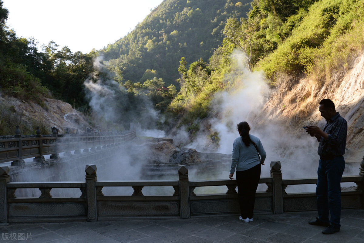 中国十大温泉（一文了解国内的10大温泉胜地）