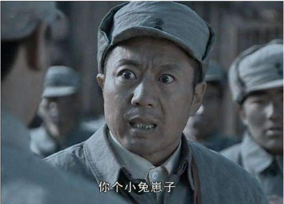 和李云龙是老战友,两人都是大别山人,从当战士起就在一个班,性格也很